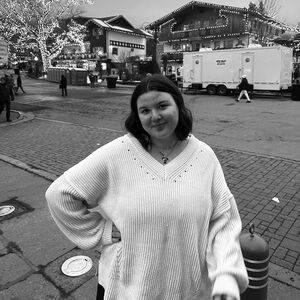 Meet your Posher, Caroline